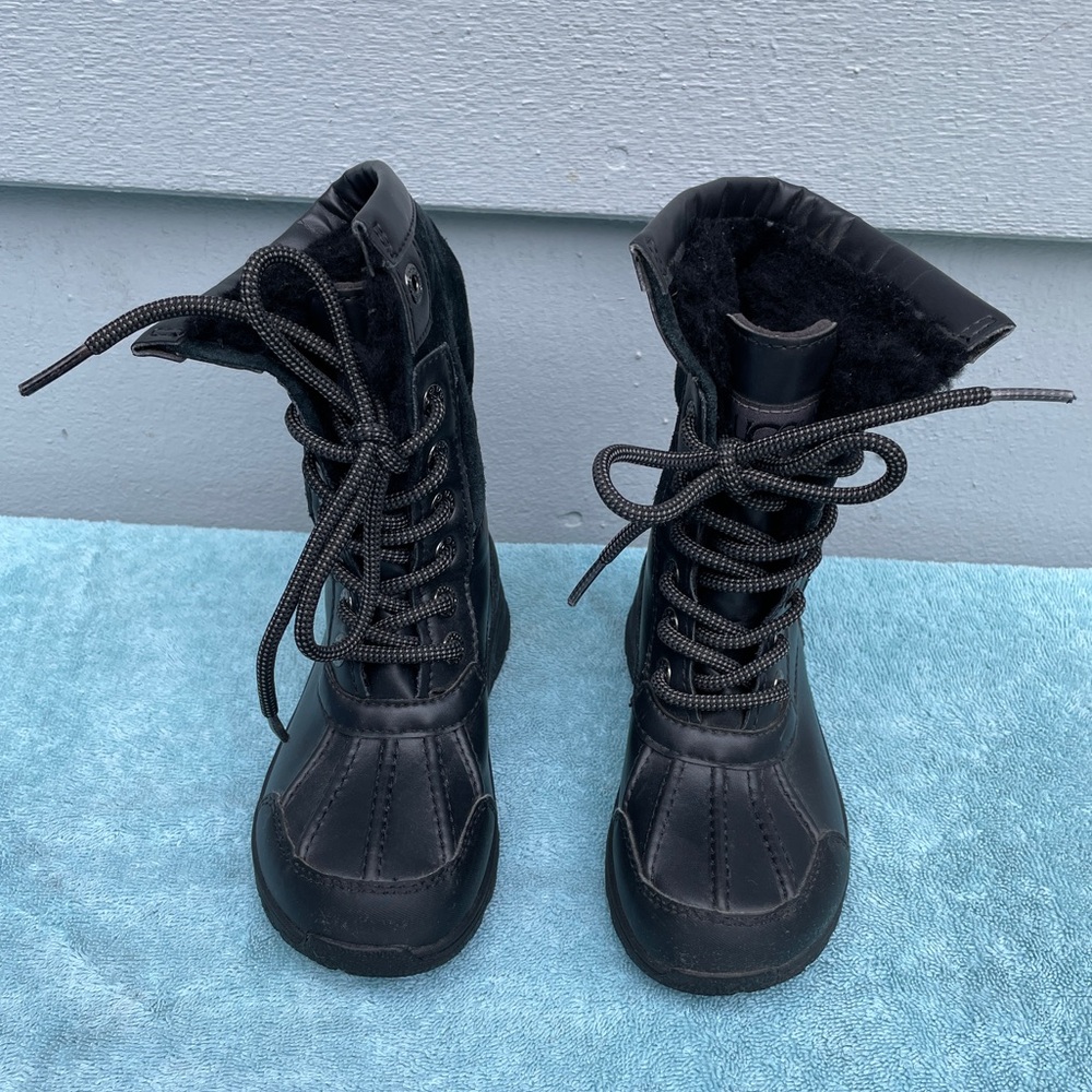 UGG Kids Boot Size 10, Black